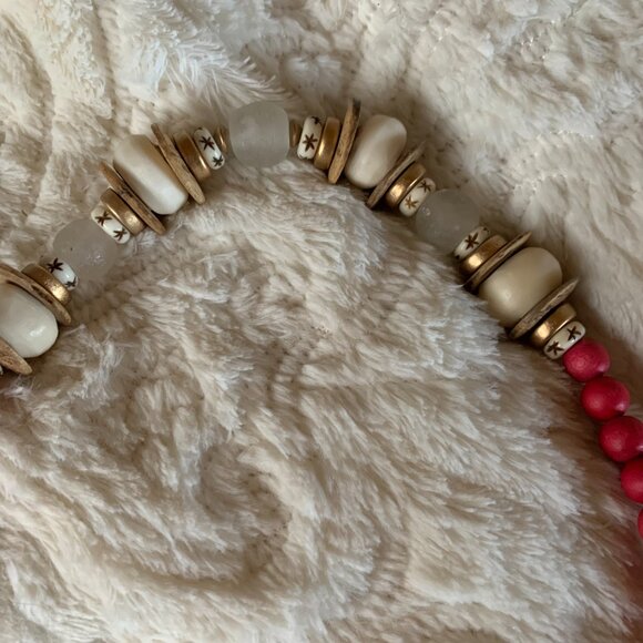 CAROLINA STRUNG LONG WOOD NECKLACE - Picture 4 of 5